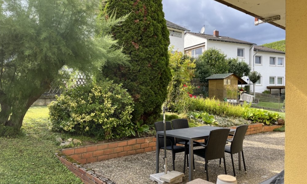 Sehr geflegtes 3-Fam.Haus in Eltville: 2 Wohnungen frei! Garage, ruhige sonnige Weinbergslage