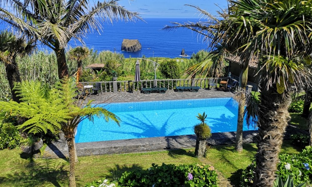 Neue Existenz, Azoren! Traumhafte Ferienanlage, Haupthaus + 3 Ferienhäuser, mediterraner Garten