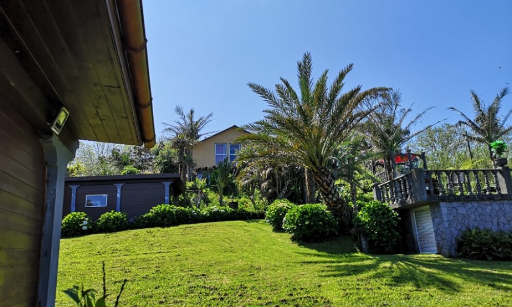 Neue Existenz, Azoren! Traumhafte Ferienanlage, Haupthaus + 3 Ferienhäuser, mediterraner Garten