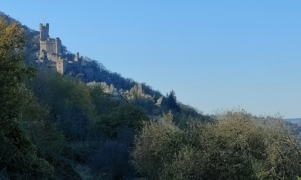 Bau-Grundstück -Bebauungsgrenze-
Traumblick für Ihr neues Zuhause. Nur ca. 20 min. von Bingen