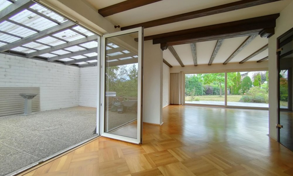 Großzügiges EFH, herrlicher Garten, 2 Garagen in idyllischer Weinbergslage von Eltville-Hattenheim