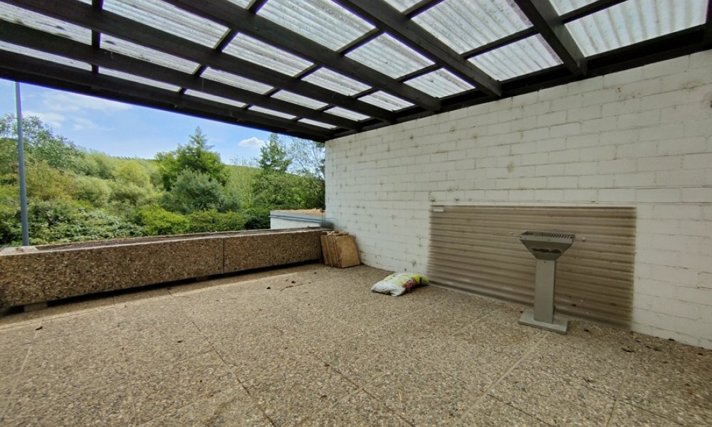 Großzügiges EFH, herrlicher Garten, 2 Garagen in idyllischer Weinbergslage von Eltville-Hattenheim