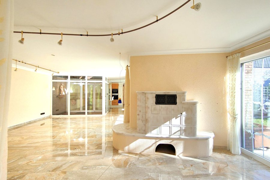 Wohnzimmer mit Blick zur Küche