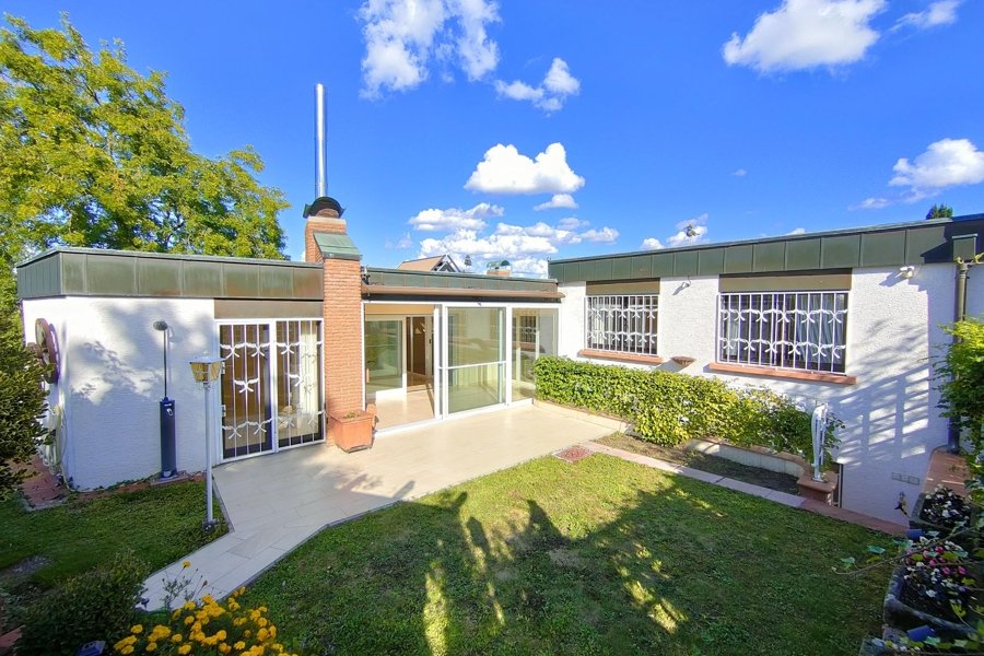 Moderner, sehr gepflegter individueller Bungalow, ELW, Doppelgarage, ruhige begehrte Lage in Walluf