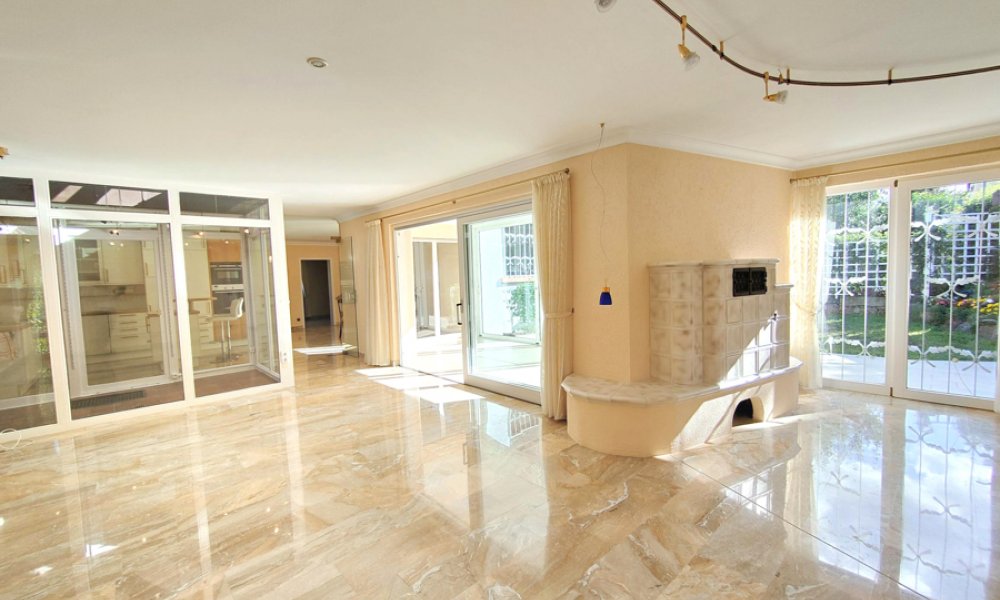 Moderner, sehr gepflegter individueller Bungalow, ELW, Doppelgarage, ruhige begehrte Lage in Walluf