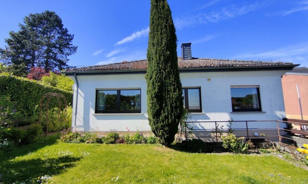 EFH-Highlight, schöne Wohnfläche, mit Charme, schönem Garten und Garage in Schlangenbad-Bärstadt
