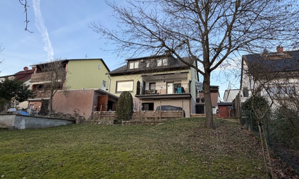 Wohnen im Rheingau: Ehemaliges Weingut mit Garten und Naturblick