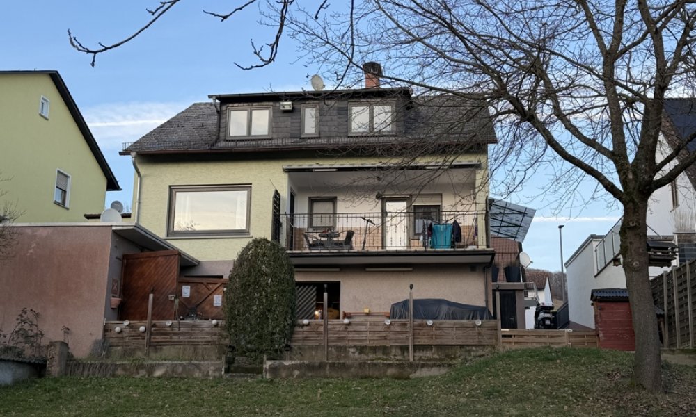 Wohnen im Rheingau: Ehemaliges Weingut mit Garten und Naturblick