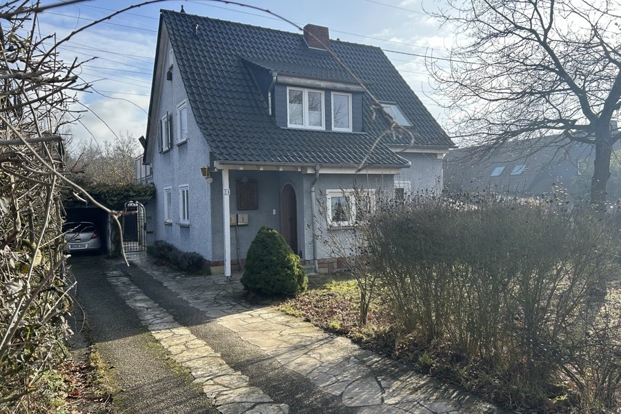 Charmantes Einfamilienhaus in gutem Zustand auf weitläufigem Grundstück in Mainz-Budenheim