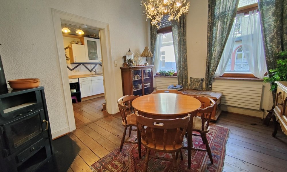 Charmantes Stadthaus in TOP Lage der Eltviller Fußgängerzone mit Wohn- und Gewerbeeinheit